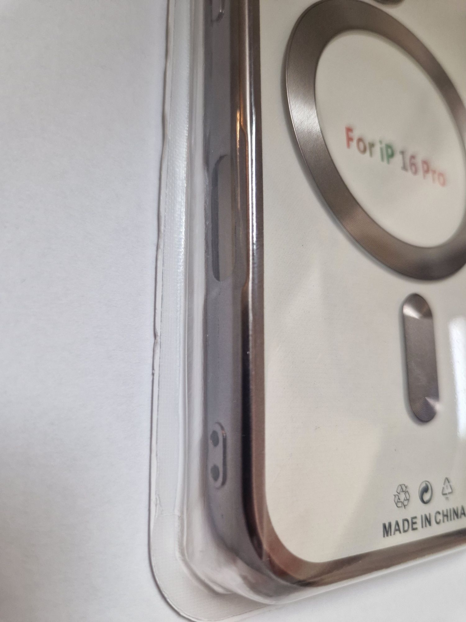 Metallic Magsafe Case do Iphone 16 Pro Tytan
