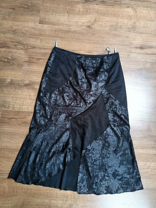 Dłuższa spódnica z wstawkami jak skórzane