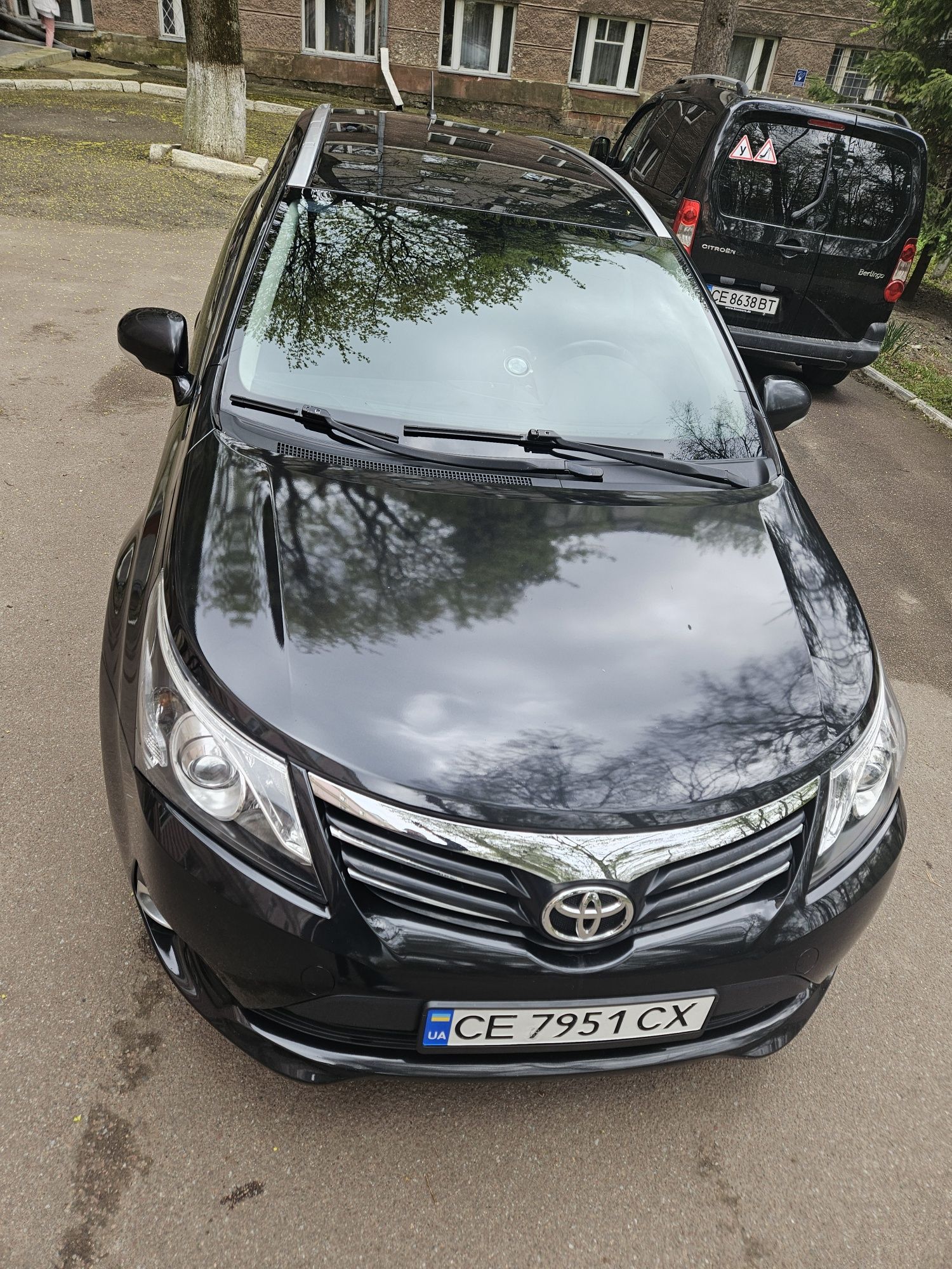 Toyota Avensis t 27 2013 року 2.0 d4d