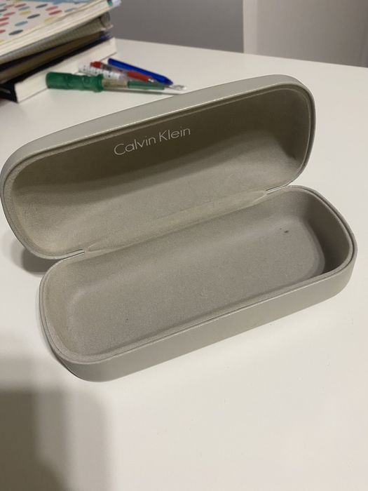 Pudelko na okulary celvin klein