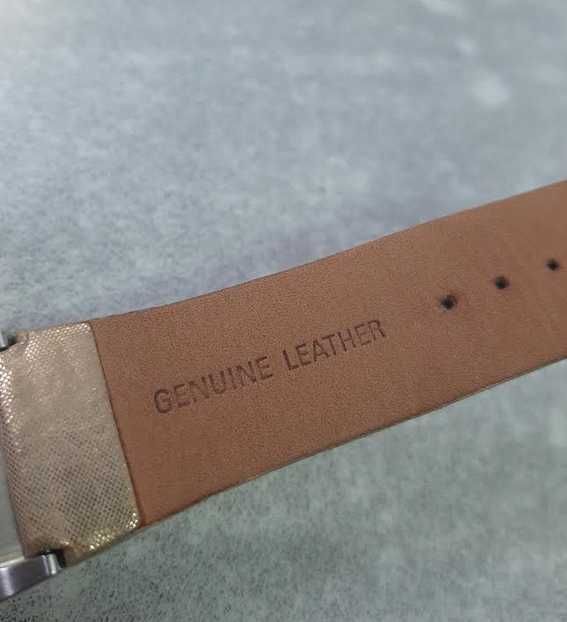 Relógio GUESS dourado