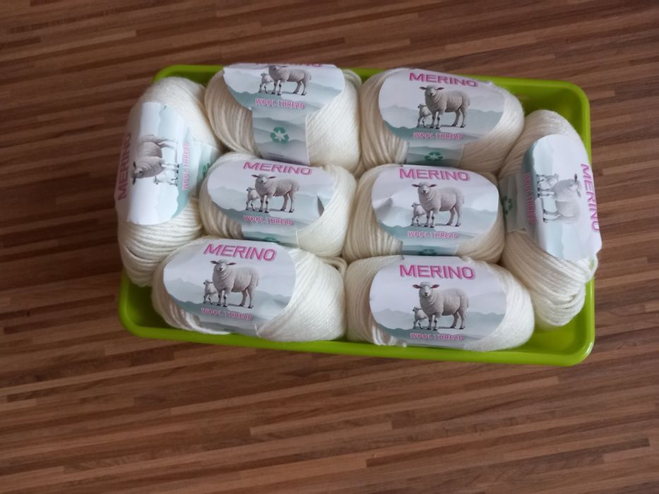Włóczka merino 100% ecru, mleczny, kremowy