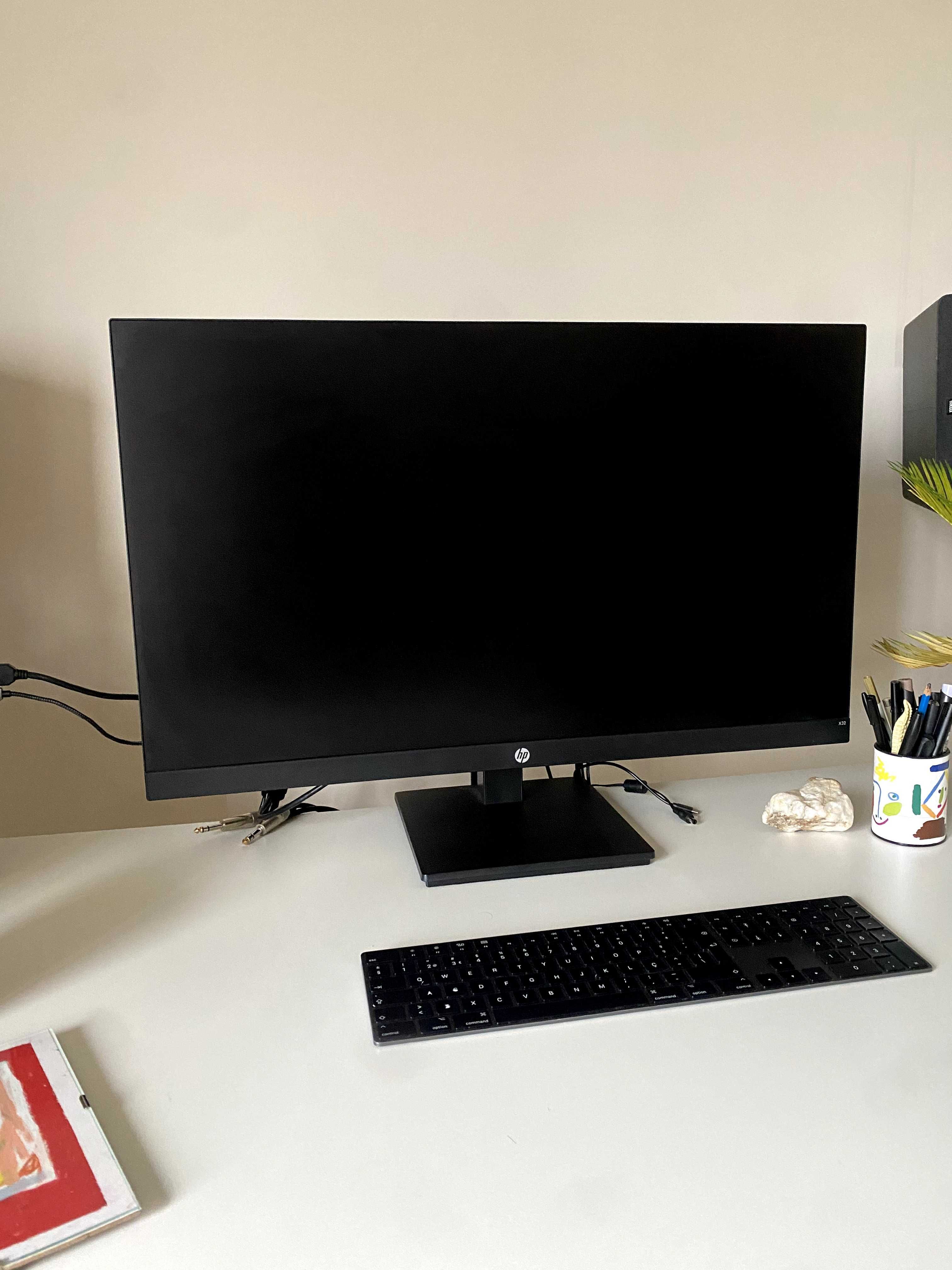 Monitor Gaming HP X32 32" em excelente estado. Preço dele novo é €379!
