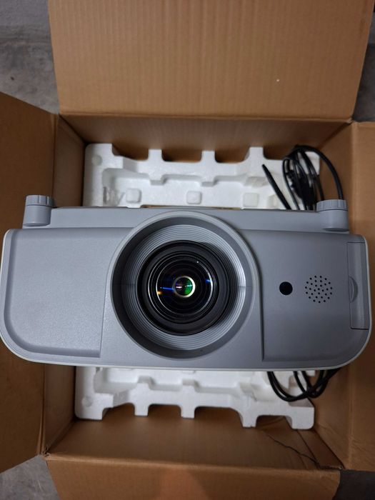 Projector de dados SANYO PLC-XT21