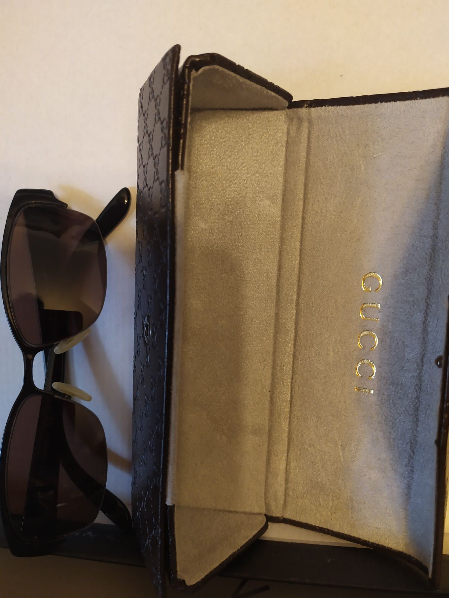 Sprzedam okulary przeciwsłoneczne GUCCI  nr.GG4222 WL 6140