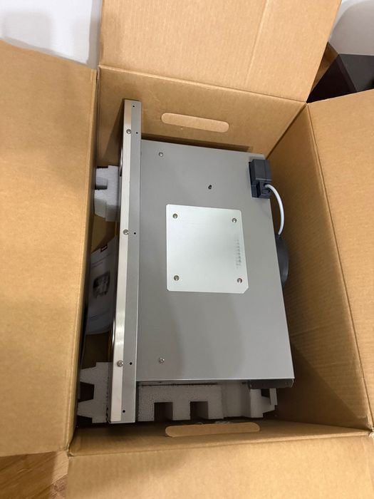 Витяжка професійна ТОПОВА Miele DA 3668 нова з європи