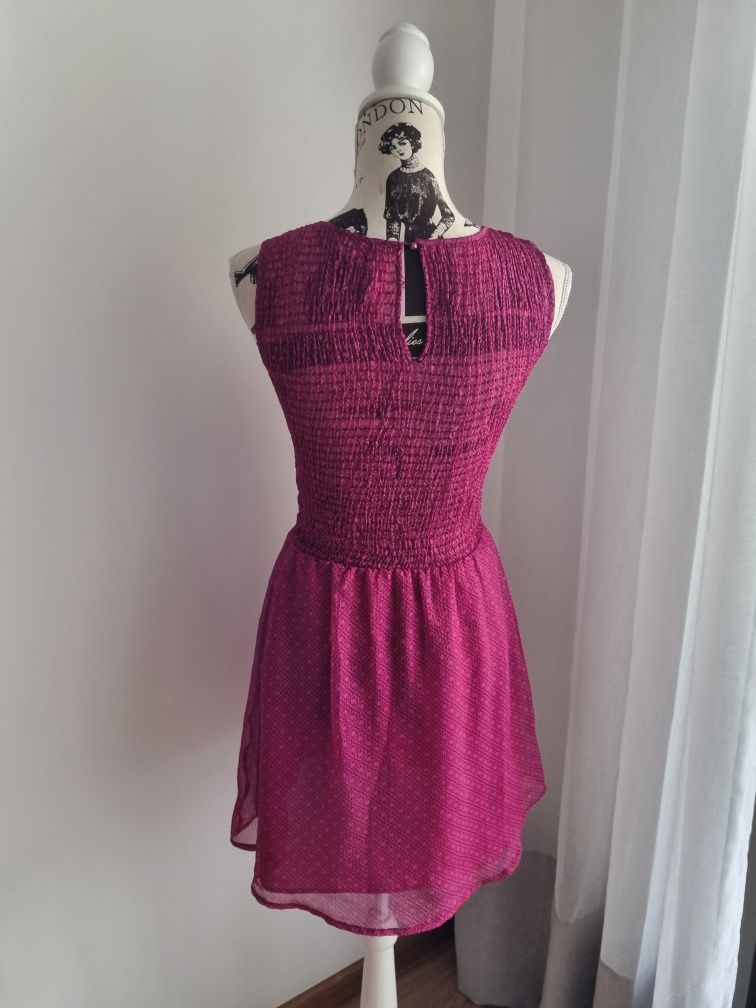 OFERTA PORTES - Vestido Rosa da Bershka (Tamanho XS)