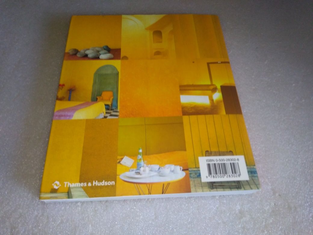 livro HIP HOTELS publicado Thames & Hudson em 2001