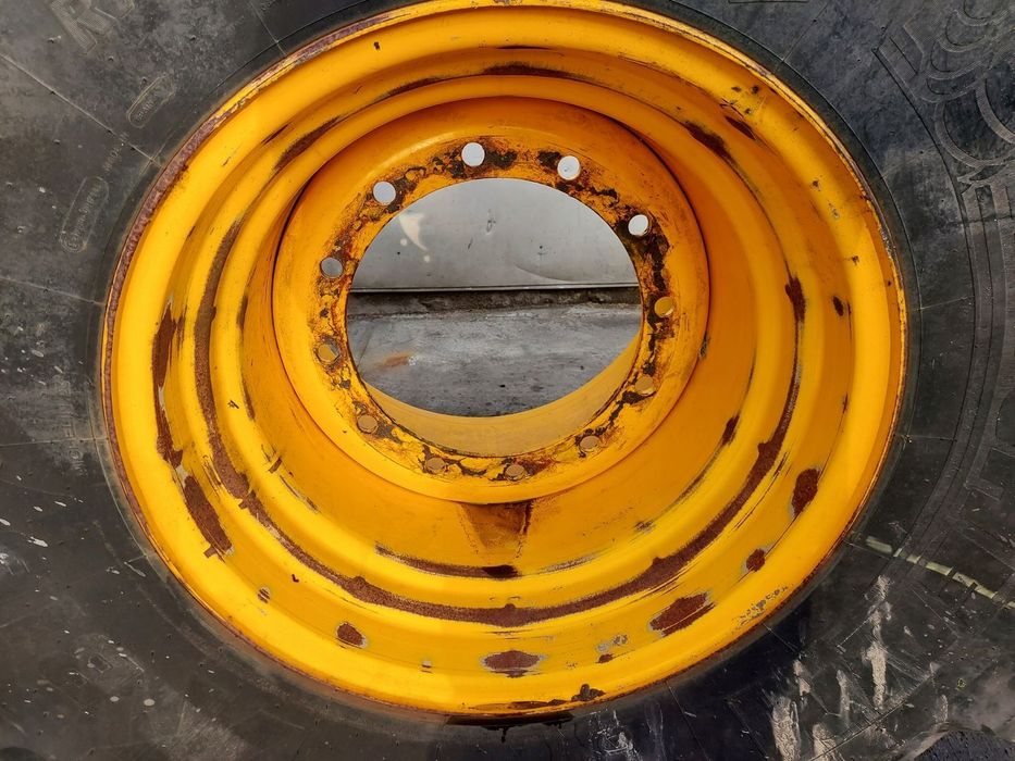 FELGI DW25BX26 R26 OTWÓR CENTRALNY 37CM 333/T5583 12 SZPIL FADROMA JCB 4345