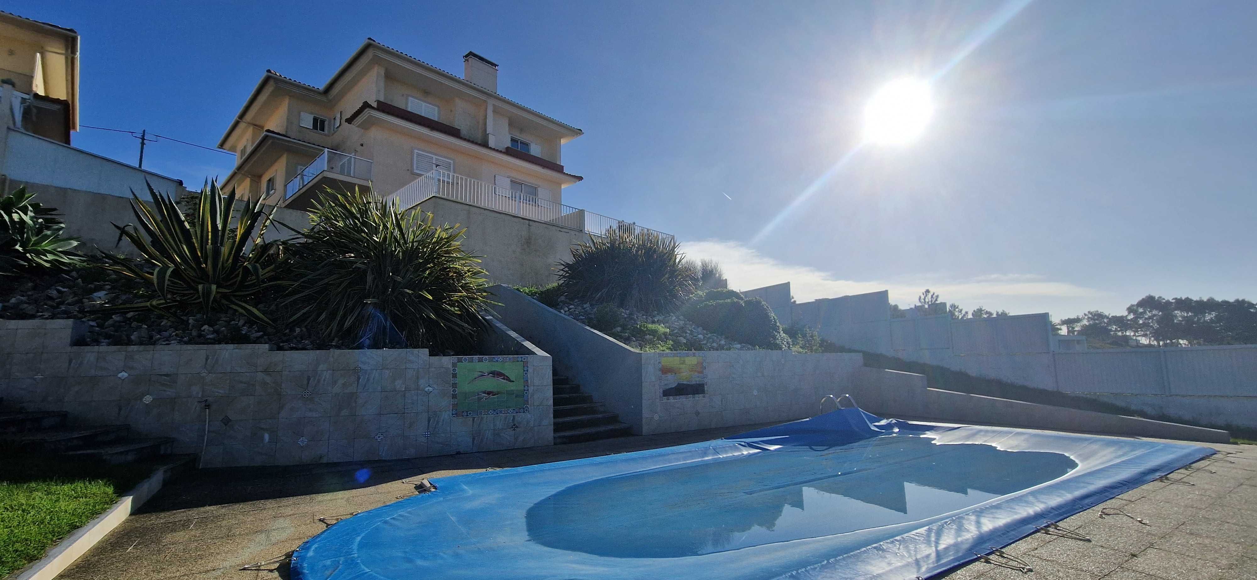 Moradia T4 para férias com piscina próximo Nazaré e São Martinho