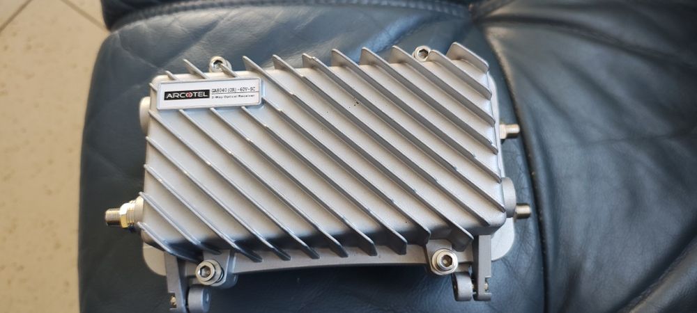 Кабельний, оптичний підсилювач