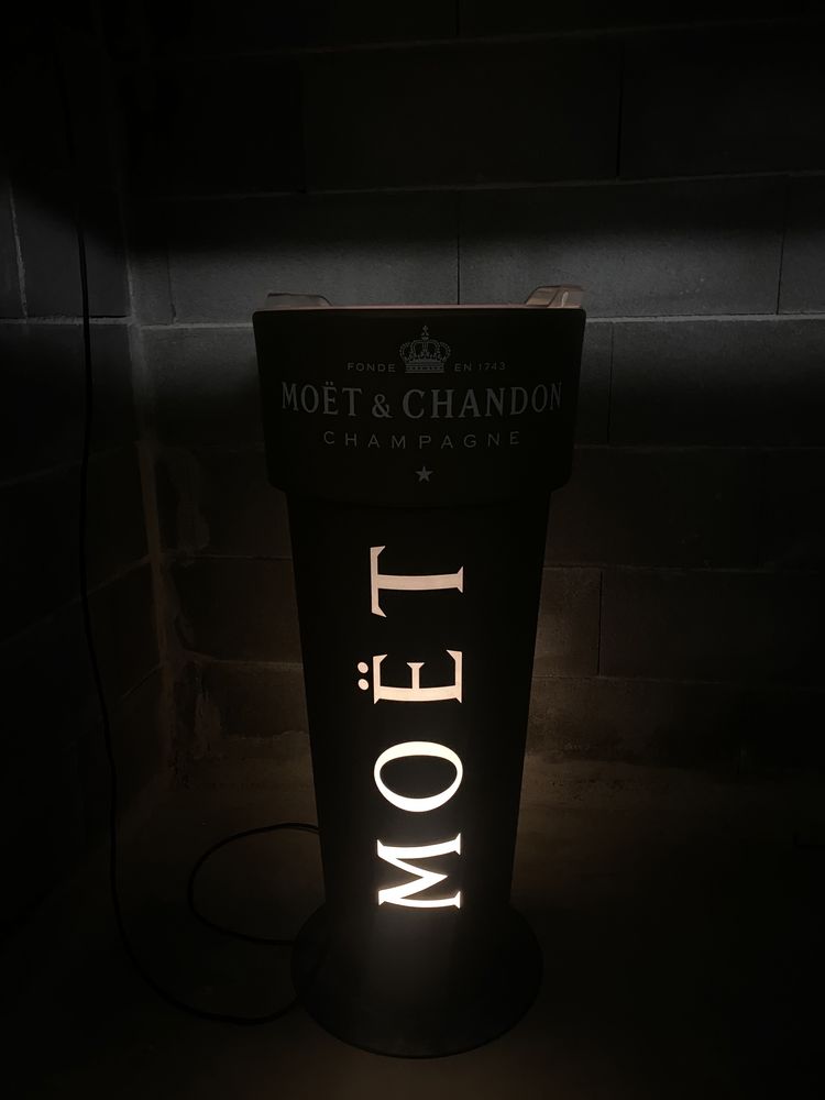 Moet chandon Champanheita Balde Led Gelo exterior