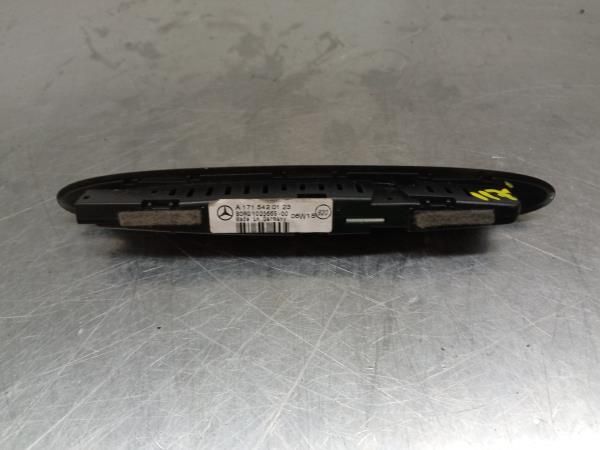 Display / ecrã de informações MERCEDES-BENZ CLS (C219)