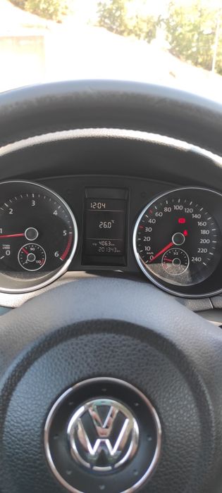 VW Golf 1.6 TDi BlueMotion 105cv