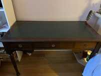Mesa feita à mão