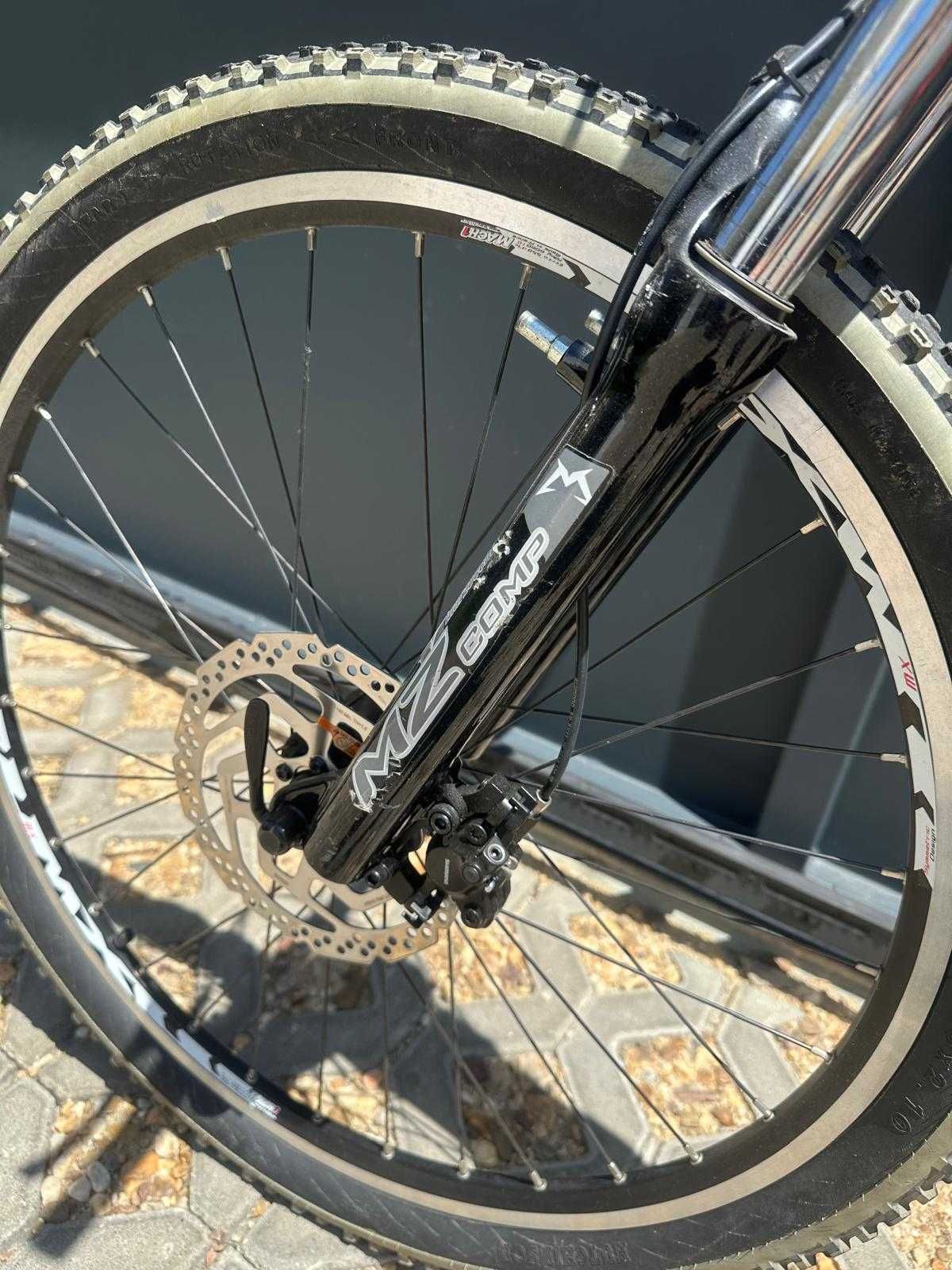 Bicicleta BTT KONA