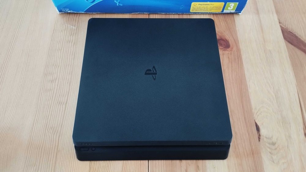 OPORTUNIDADE - PlayStation 4 1TB + Cabos (Nova na caixa)