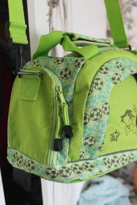 Zagraniczna torba sportowa  dla fana piłki nożnej + gratis plecak