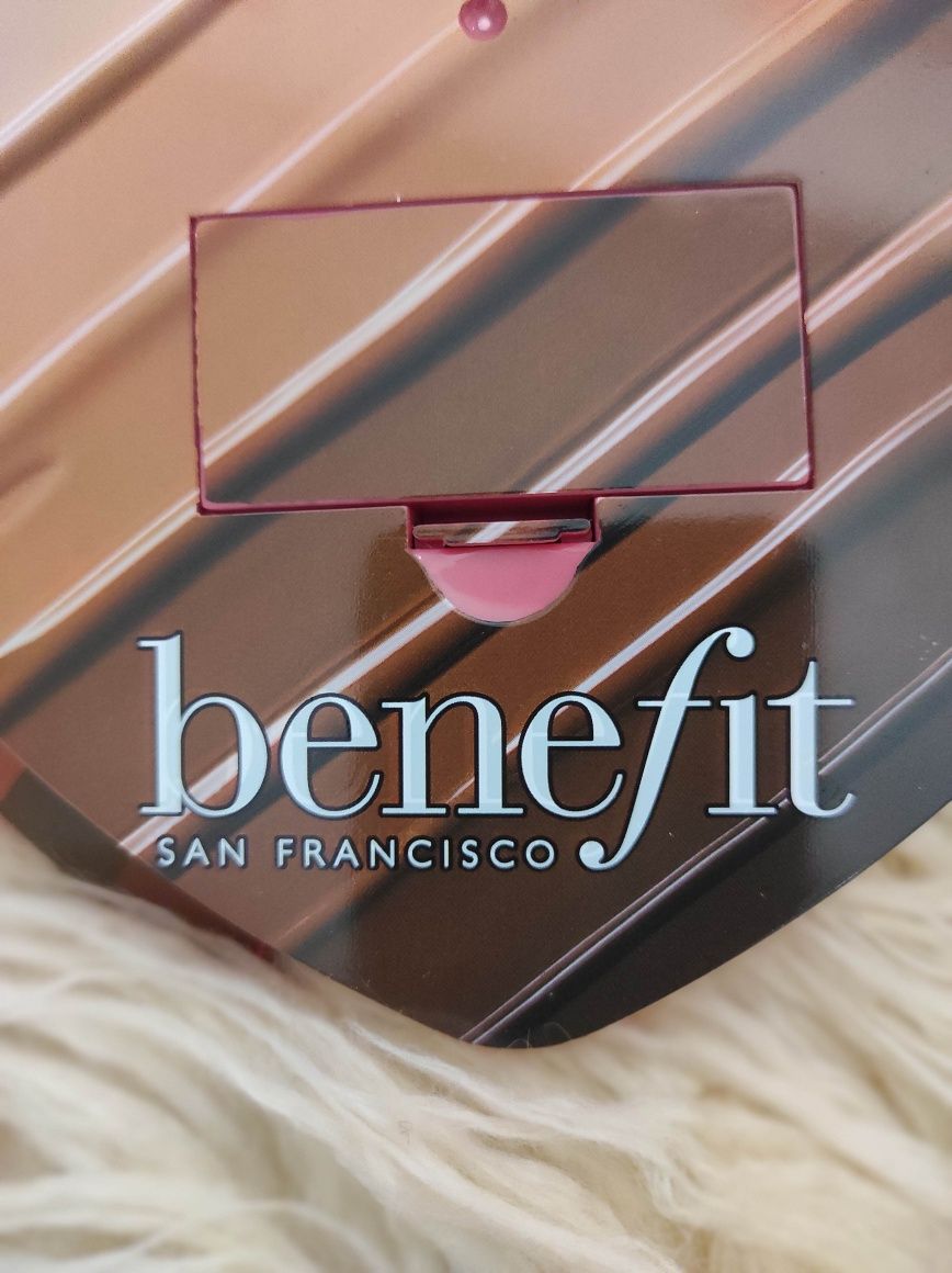 Benefit Lusterko LED nowe na baterie podświetlane