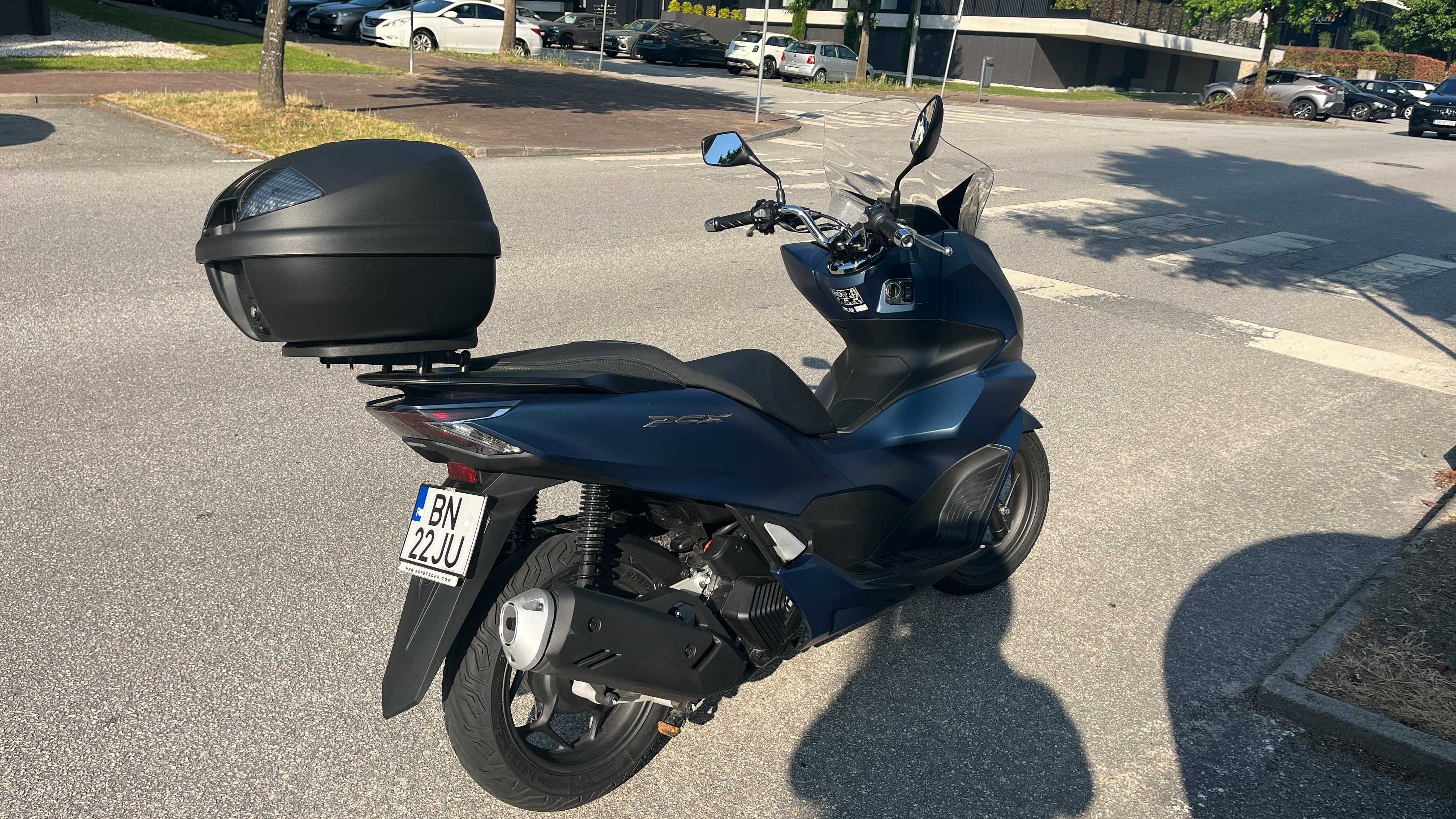 HONDA PCX 2024 azul