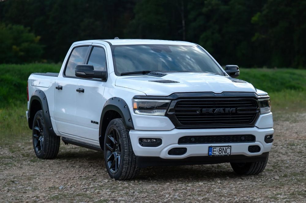 Dodge RAM Laramie Crew Cab 4x4  Night Edition Gaz