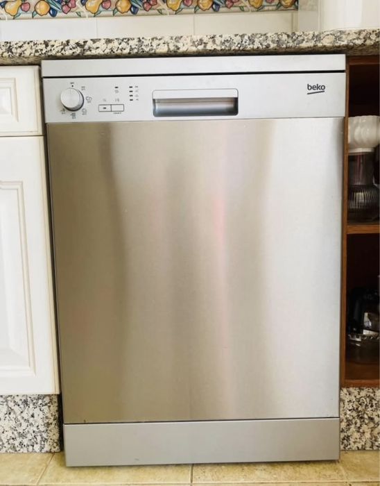 Grande cozinha branca