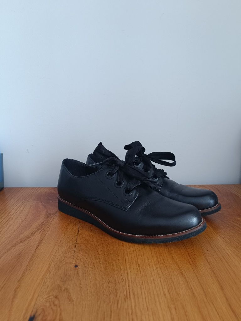Buty ze skóry ekologicznej - Lasocki