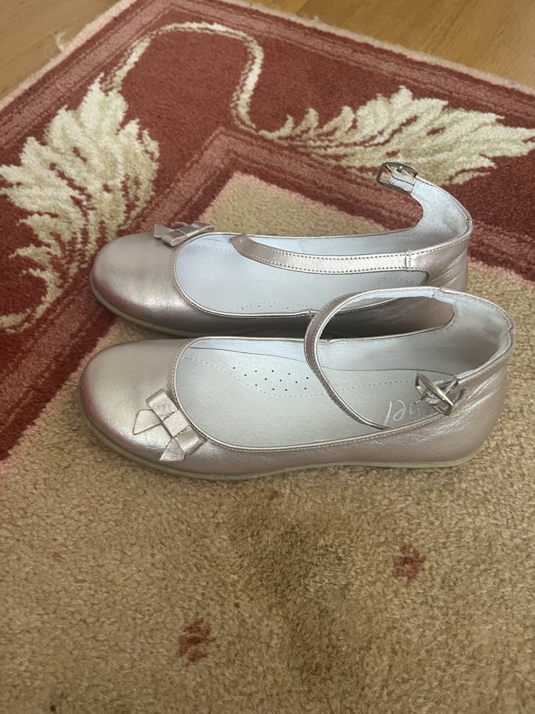 Baleriny Emel, r.35 stan idealny