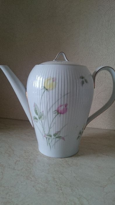 Продам чайник,винтажный немецкий фарфор.