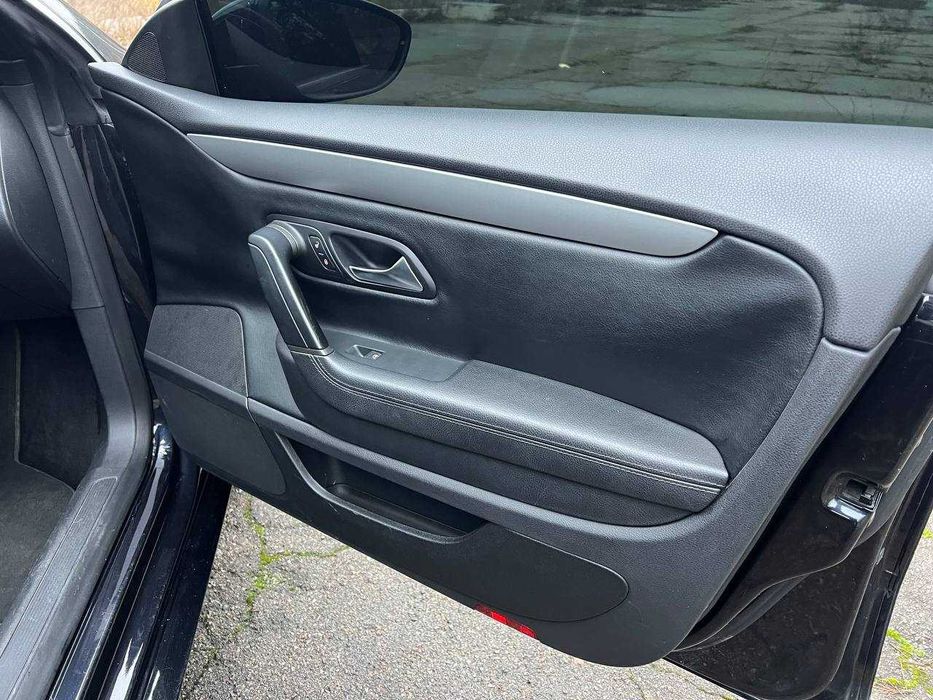 Продам Volkswagen CC 2010, 2.0л, бензин, автомат.