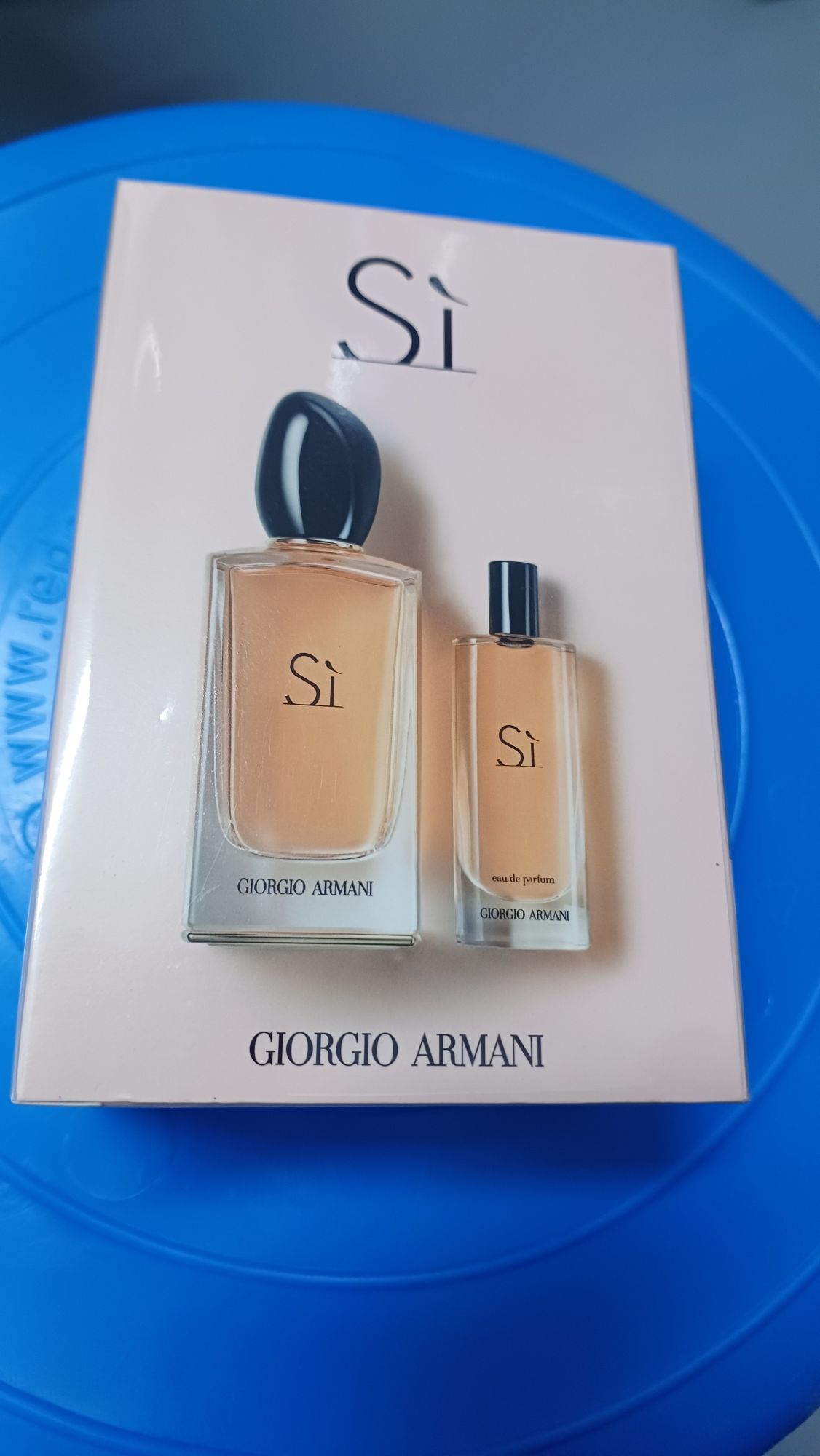 Si armani perfume travel kit