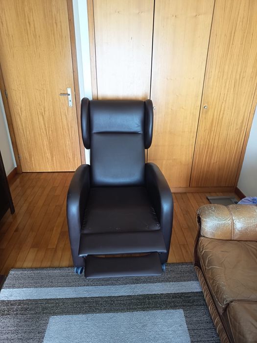 sofá relax exótico com rodas e abas laterais-cast