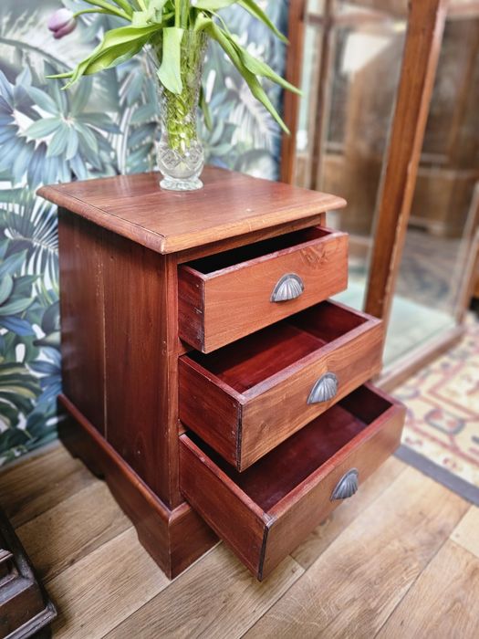 Komódka nocna 3 szufladowa trapez piramida #923 Stylowy Węgrów