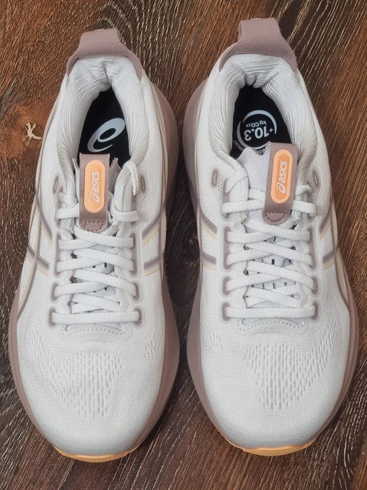 Оригінал 100%  жіночі кросівки asics gel kayano 32 euro 37.5