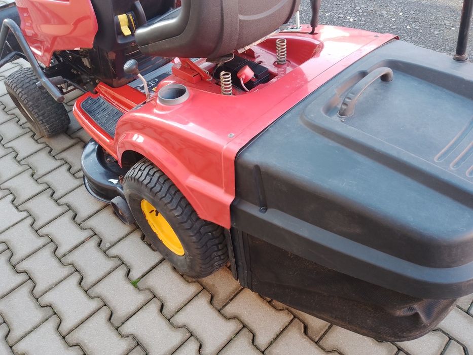 Traktorek kosiarka mtd z koszem i plugiem do sniegu