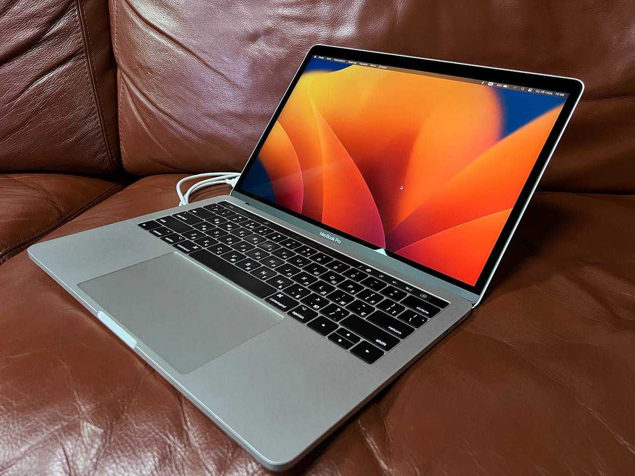 Apple MacBook Pro 13" 2017 Intel Core i7 16GB 500GB SDD A1706