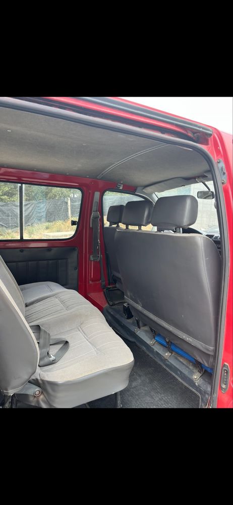 Carrinha Toyota de nove lugares