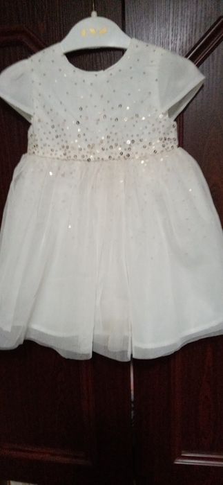 Нарядное платье для девочки 2-3 лет размер 92