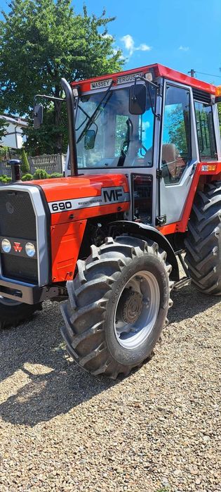 Massey Ferguson 690