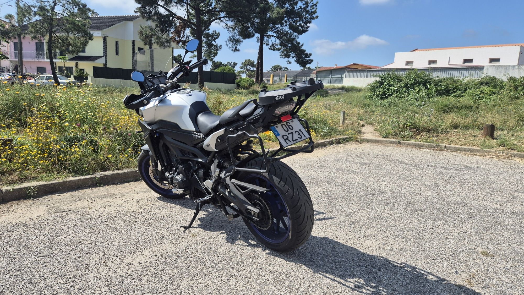 Yamaha Mt 09 tracer race blue