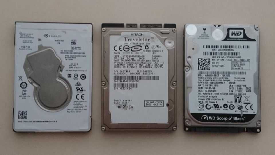 Dyski 2.5" do laptopa 3 sztuki - uszkodzone  1 TB, 250 GB, 80 GB