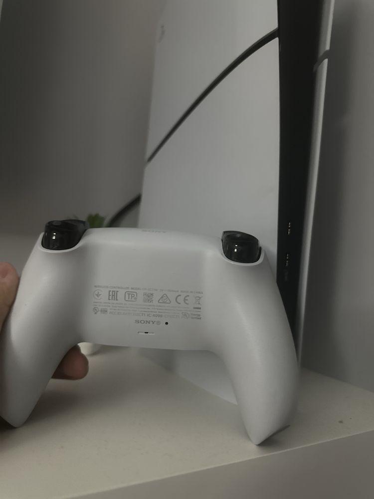Playstation 5 (digital) 1TB (c/caixa) + comando