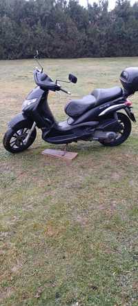Skuter piaggio beverly 250is