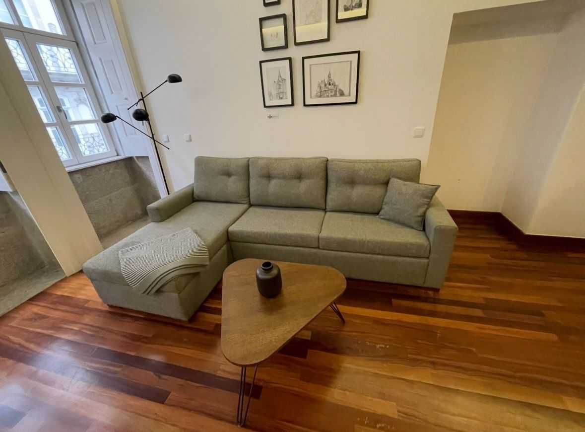 Sofá Cinzento com Chaise Longue – Como Novo | Vira-Cama + Arrumação