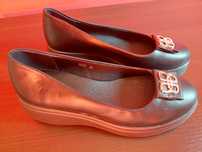 Buty na koturnie