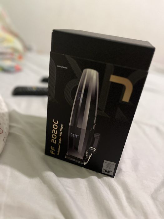 Maquina de barbear JRL FreshFade 2020C