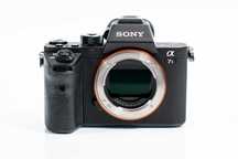 Sony A7 SII w idealnym stanie, niski przebieg