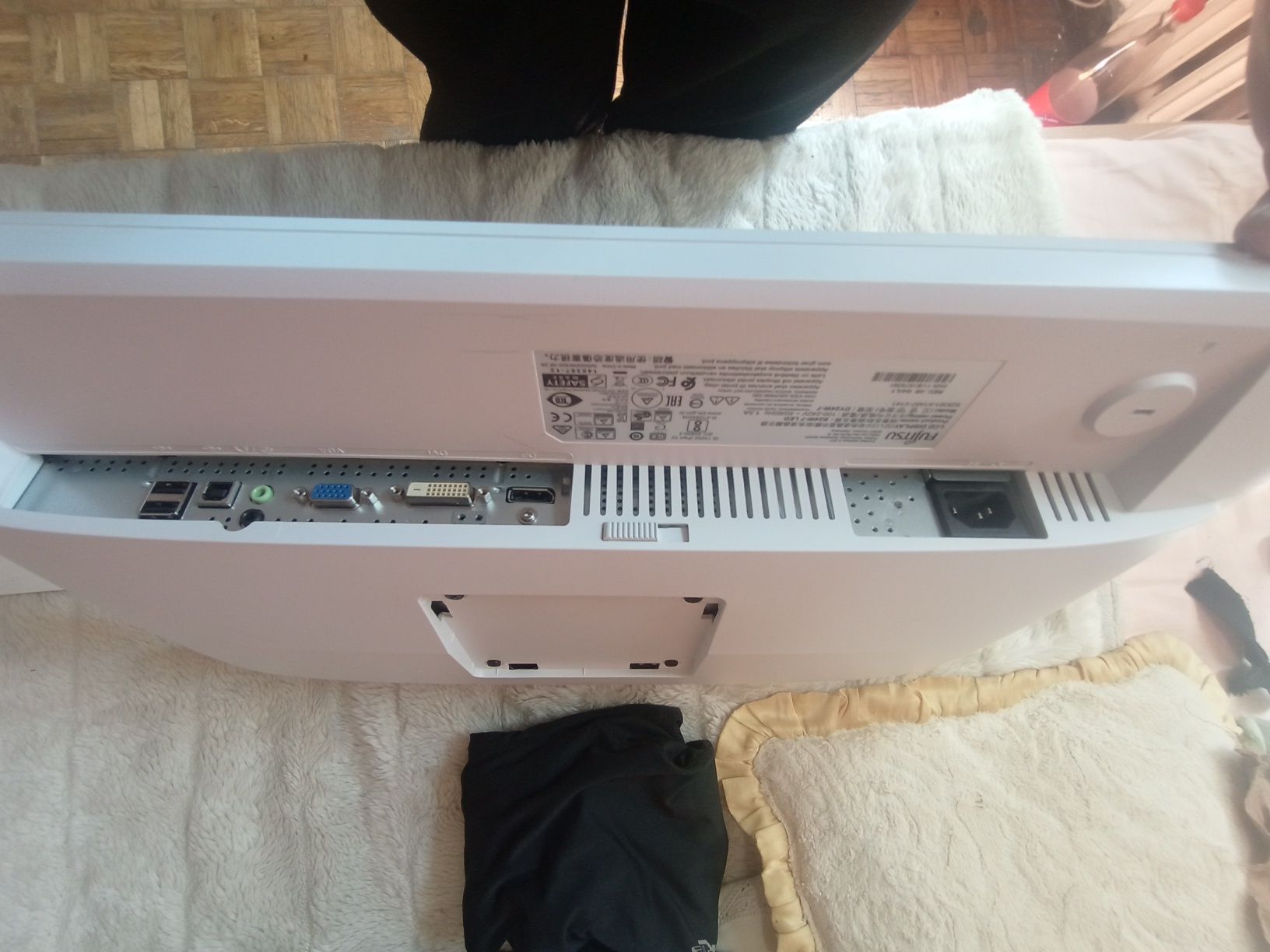 Monitor Fujitsu B24W-7 LED 24 CALE.