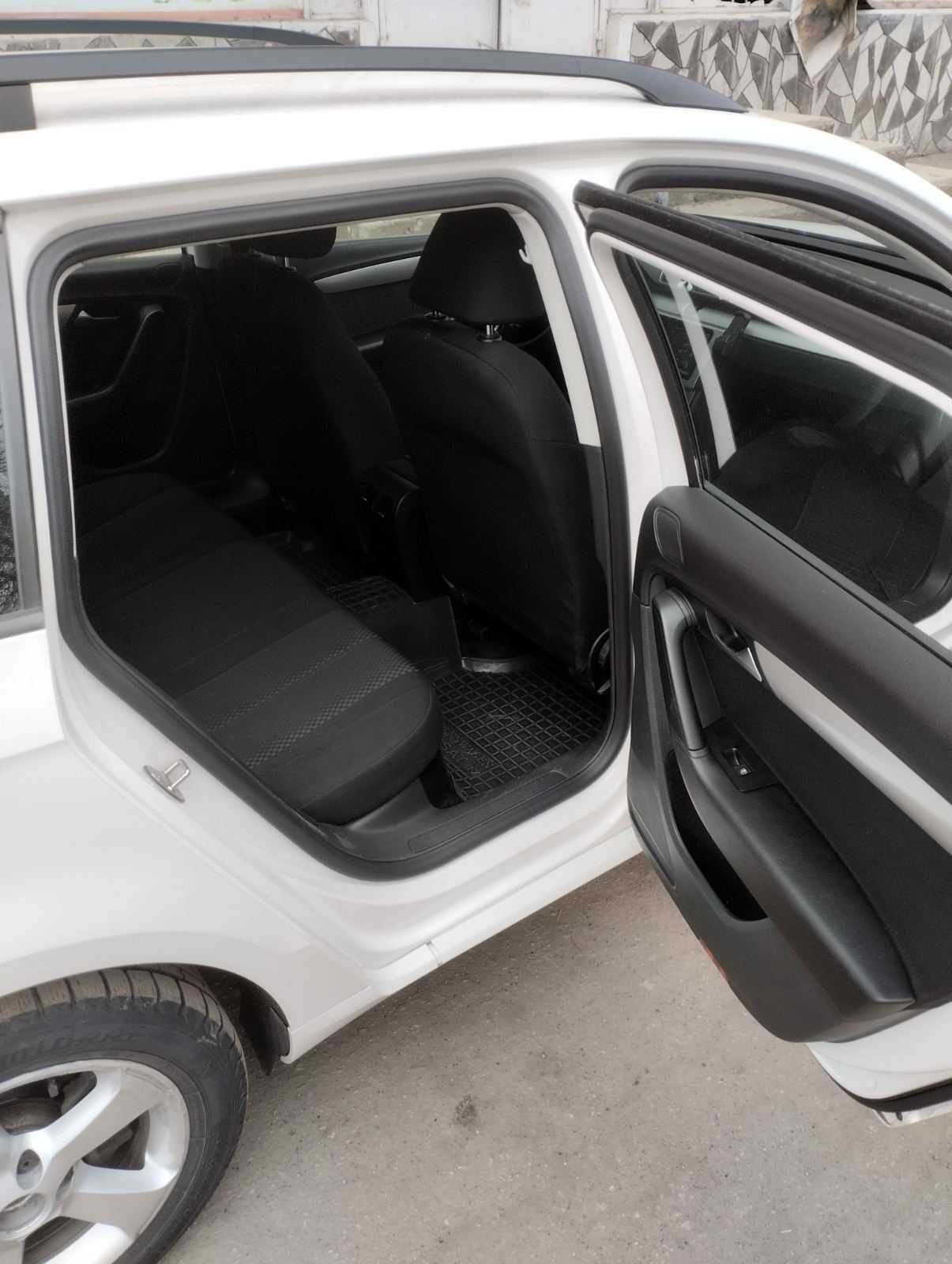 Volkswagen Passat B7 2013 2л дизель, механіка 6-ступ.