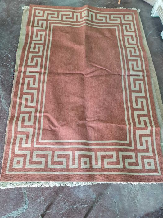 Carpete Nova em Tons Bege e Terra